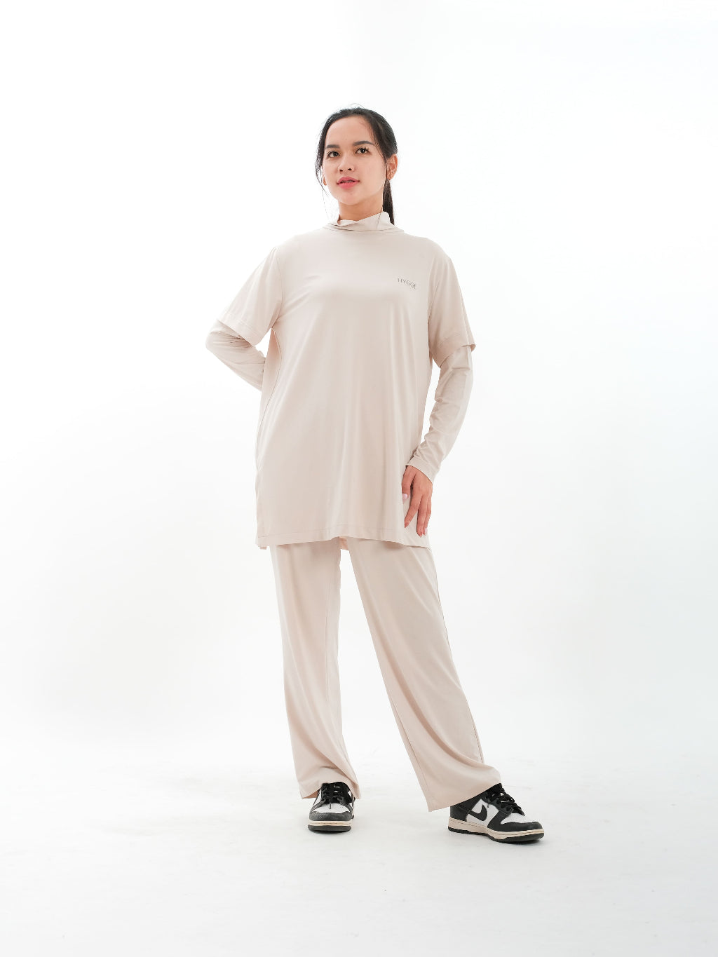 Anya Top Oversized 2-in-1 - Atasan Gym Modis & Nyaman, Fit untuk Semua Bentuk Tubuh
