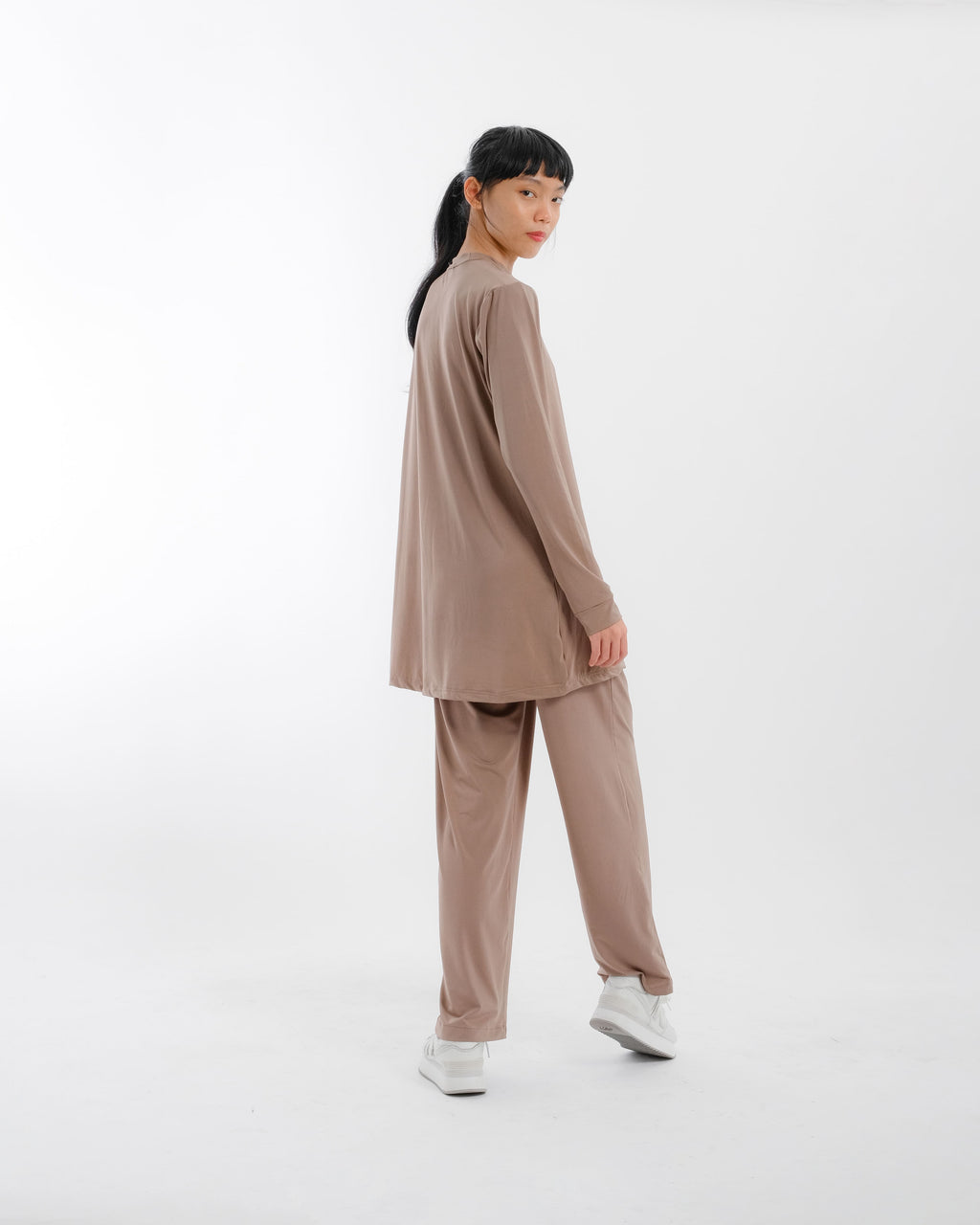 Yara Activewear - Kaos Olahraga Wanita Lengan Panjang, Polos, Adem & Nyaman