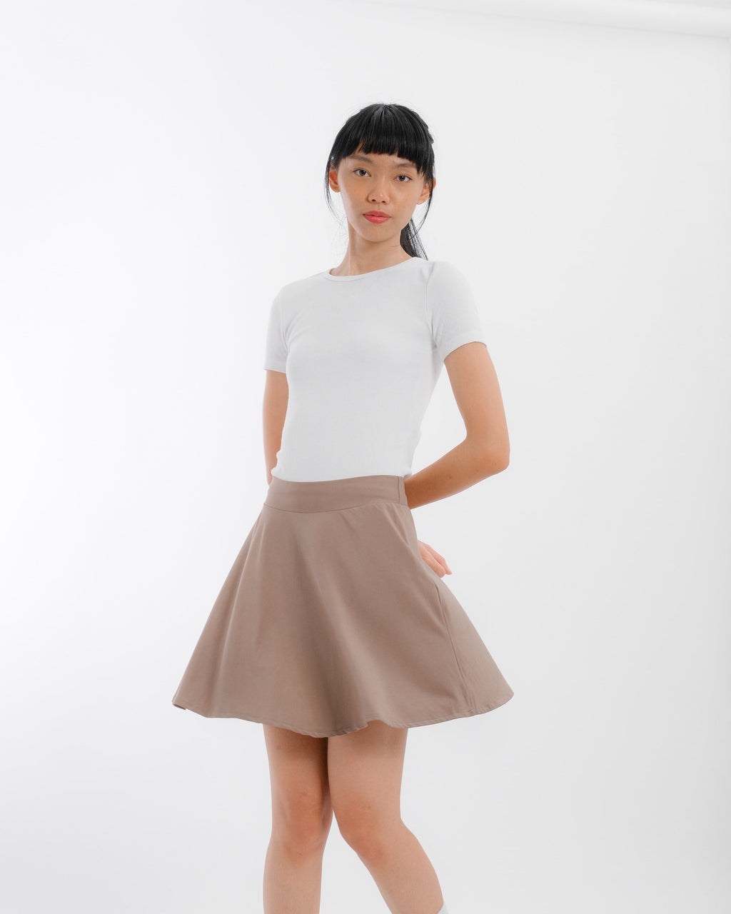 Enola Skirt – Rok Olahraga Wanita Hijab Friendly, Sporty & Modest, Nyaman untuk Workout