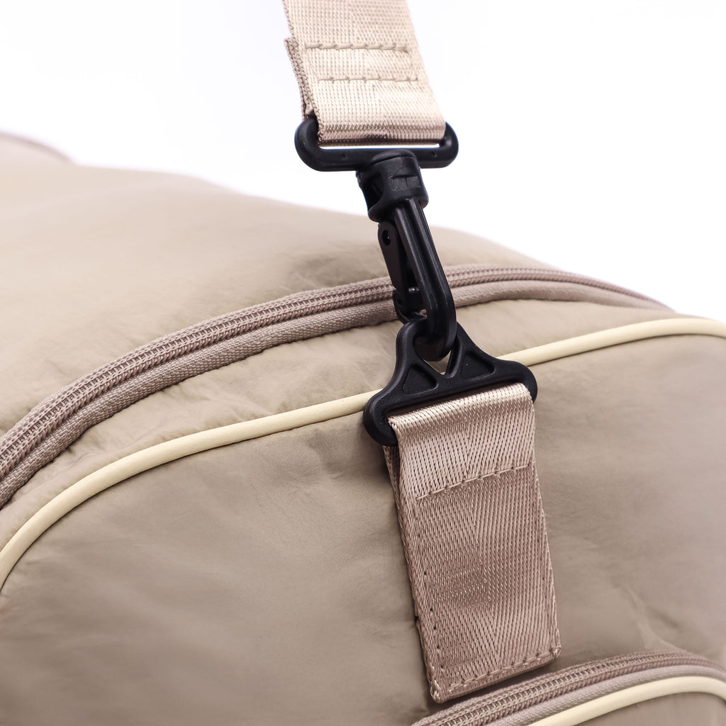 Calissa Gym Bag – Tas Olahraga Wanita dengan Kompartemen Sepatu & Botol Minum